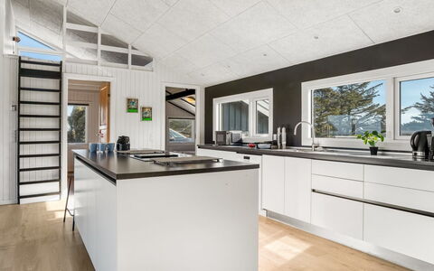 Månviva - 250M from the Sea: Wood, Flooring, Ceiling, Kitchen, Interior Design, Floor, Countertop, Home, Wood Flooring, Major Appliance