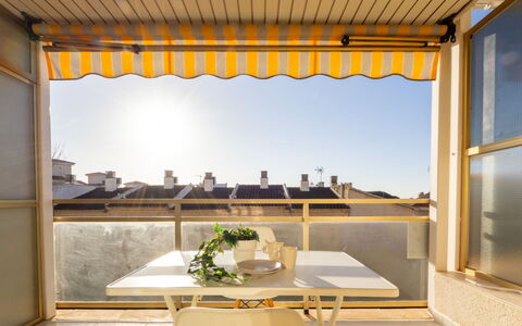 Neptuno: Balcony, Shade, Chair, Glass, Awning, Window Treatment, Houseplant, Eco Hotel