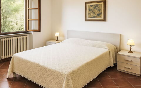 Casa Laura: Bed, Interior Design, Bedroom, Furniture, Floor, Flooring, Bedding, Bed Sheet, Wood, Linens