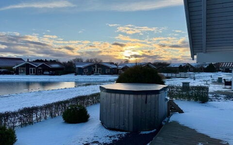 Østmar - 1.3Km from the Sea: Sky, Roof, Winter, House, Architecture, Dusk, Cottage, Home, Freezing, Evening