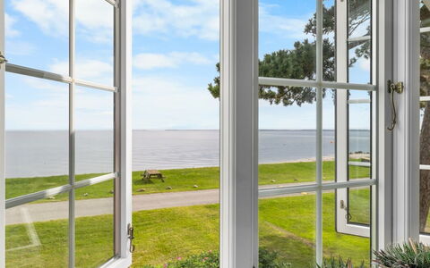 Sila - 25M from the Sea: Blue, Cottage, House, Home, Farmhouse, Estate, Siding