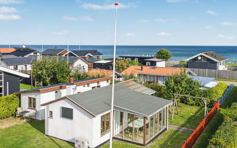 Ginger - 50M from the Sea: Cottage, Land Lot, Log Cabin, Shore, Reservoir, Shed, Garden Buildings, Sound, Woodland