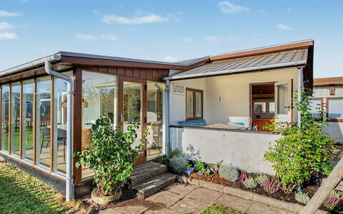 Ginger - 50M from the Sea: Cottage, Land Lot, Log Cabin, Shore, Reservoir, Shed, Garden Buildings, Sound, Woodland