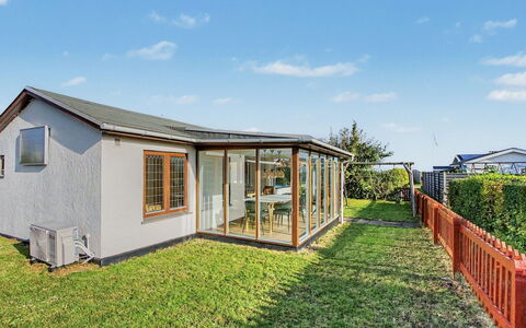 Ginger - 50M from the Sea: Cottage, Land Lot, Log Cabin, Shore, Reservoir, Shed, Garden Buildings, Sound, Woodland