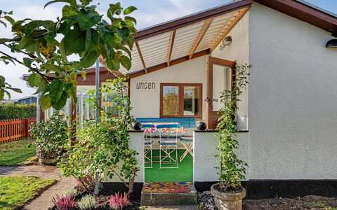 Ginger - 50M from the Sea: Cottage, Land Lot, Log Cabin, Shore, Reservoir, Shed, Garden Buildings, Sound, Woodland