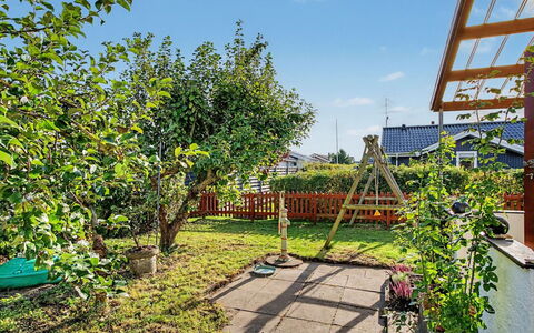 Ginger - 50M from the Sea: Cottage, Land Lot, Log Cabin, Shore, Reservoir, Shed, Garden Buildings, Sound, Woodland