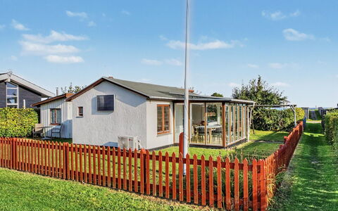 Ginger - 50M from the Sea: Cottage, Land Lot, Log Cabin, Shore, Reservoir, Shed, Garden Buildings, Sound, Woodland