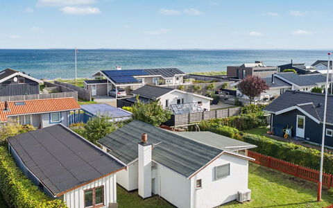Ginger - 50M from the Sea: Cottage, Land Lot, Log Cabin, Shore, Reservoir, Shed, Garden Buildings, Sound, Woodland