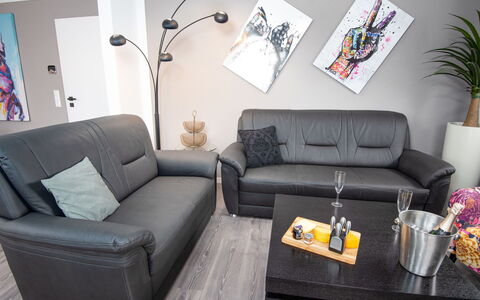 Seeperle: Furniture, Flooring, Floor, Interior Design, Couch, Room, Wood Flooring, Living Room, Comfort