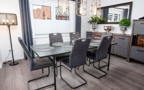 Seeperle: Furniture, Flooring, Interior Design, Floor, Chair, Dining Room, Natural Material, Kitchen & Dining Room Table