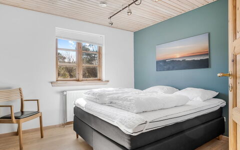 Uolevi - 1.1Km from the Sea: Bedroom, Bed, Wood, Bed Sheet, Interior Design, Bedding, Floor, Flooring, Bed Frame, Ceiling