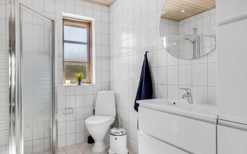 Uolevi - 1.1Km from the Sea: Flooring, Wall, Toilet Seat, Bathroom, Plumbing Fixture, Floor, Toilet, Interior Design, Sink, Plumbing