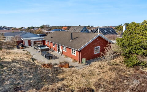 Uolevi - 1.1Km from the Sea: Plant Community, Sunlight, Herbaceous Plant, Garden, Plantation, Agriculture, Farm