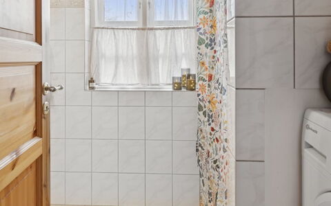 Holmfridur - 1.1Km from the Sea: Tile, Mosaic, Plumbing Fixture, Ceramic, Bathroom