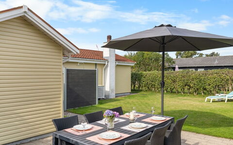 Lenya - 60M from the Sea: Blue, Cottage, House, Home, Farmhouse, Estate, Siding