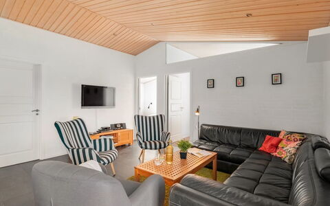 Sod - 3.2Km from the Sea: Furniture, Interior Design, Couch, Flooring, Wall, Floor, Ceiling, Wood, Living Room, Room