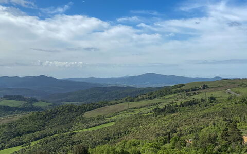 Podere Sant'Antonio: Sky, Mountainous Landforms, Mountain, Hill, Nature, Natural Environment, Vegetation, Cloud, Horizon, Natural Landscape