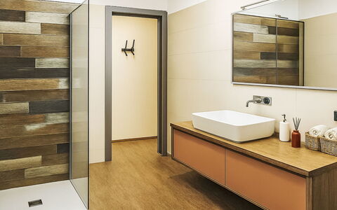 Il Tiglioré: Flooring, Wall, Interior Design, Floor, Wood, Plumbing Fixture, Bathroom Cabinet, Bathroom, Plumbing, Ceiling
