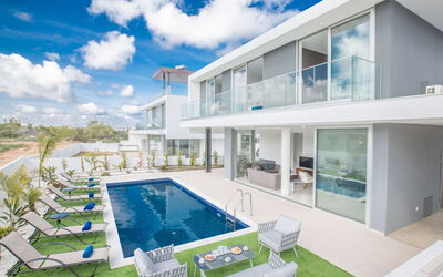 3-Schlafzimmer-Villa mit Privatem Pool im Zentrum
