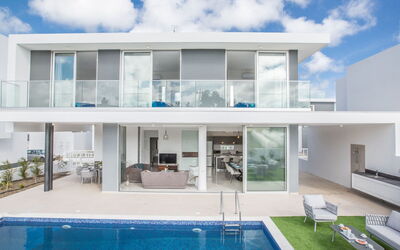 3-Schlafzimmer-Villa mit Privatem Pool im Zentrum