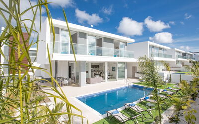 3-Schlafzimmer-Villa mit Privatem Pool im Zentrum