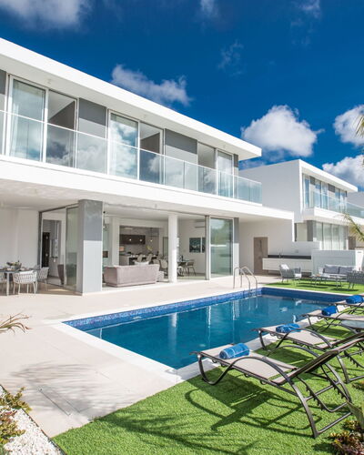 3-Schlafzimmer-Villa mit Privatem Pool im Zentrum