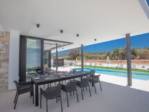 In Protaras mit Großem Garten