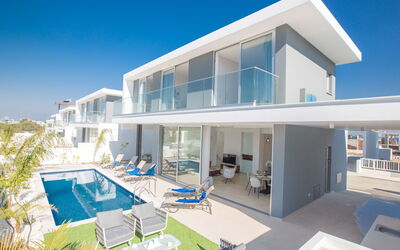 3-Schlafzimmer-Villa mit Privatem Pool im Zentrum
