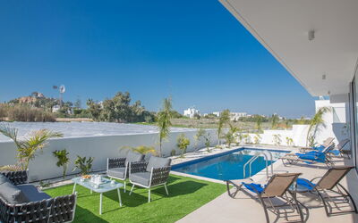 3-Schlafzimmer-Villa mit Privatem Pool im Zentrum