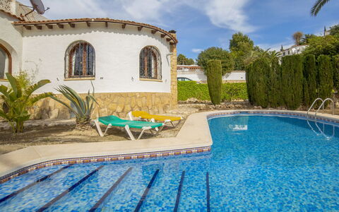 Miss: Water, Cloud, Plant, Sky, Building, Property, Window, Swimming Pool, Blue, Nature