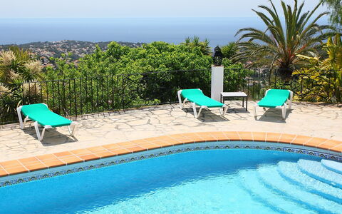 Baile del Sol: Swimming Pool, Property, Vacation, Resort, Sunlounger, Leisure, Real Estate, Villa, House, Outdoor Furniture