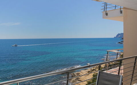 Brisa al Mar: Sea, Sky, Blue, Ocean, Property, Vacation, Azure, Coast, Water, Horizon