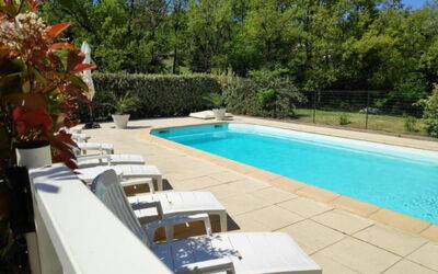 Schöne Provenzalische Villa les Carlets mit Pool