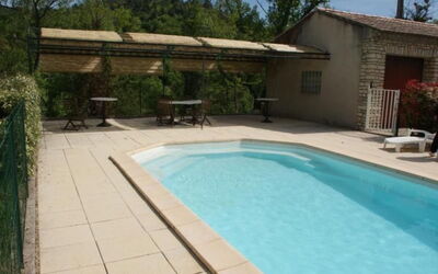 Schöne Provenzalische Villa les Carlets mit Pool