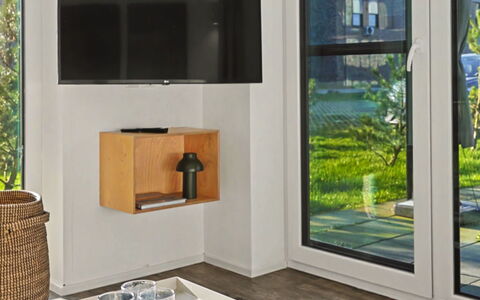 Zur Waldoase (710): Furniture, Wood, Interior Design, Flooring, Floor, Electronic Device, Television, Living Room, Television Set