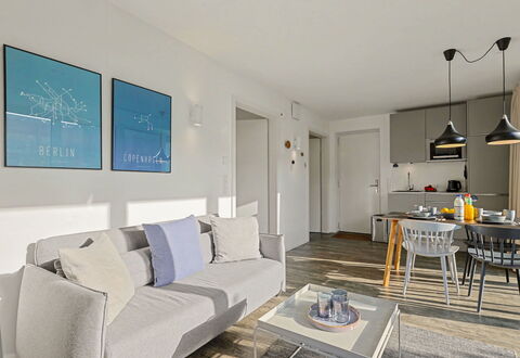 Zur Waldoase (710): Furniture, Interior Design, Flooring, Floor, Apartment, Room, Ceiling, Table, Chair, Living Room