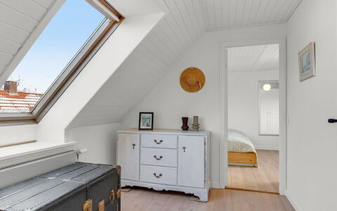 Noreen - 500M from the Sea: Blue, Cottage, House, Home, Farmhouse, Estate, Siding