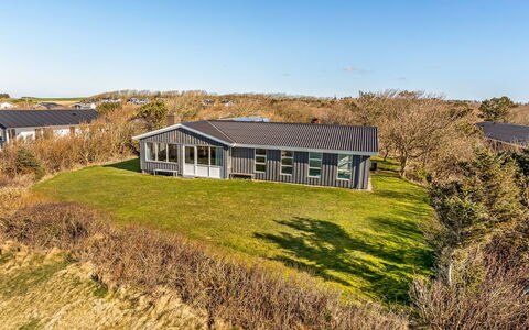 Galmand - 75M to the Fjord: Blue, Shrub, Cottage, Groundcover, Garden, Estate, Shade, Landscaping, Farmhouse, Eco Hotel