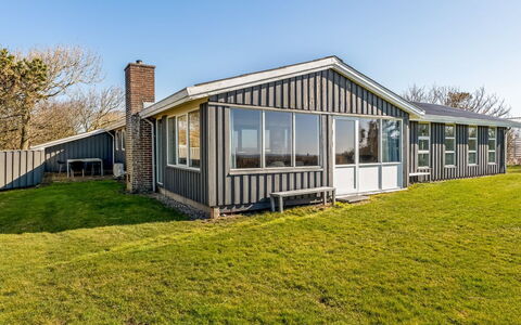 Galmand - 75M to the Fjord: Blue, Shrub, Cottage, Groundcover, Garden, Estate, Shade, Landscaping, Farmhouse, Eco Hotel