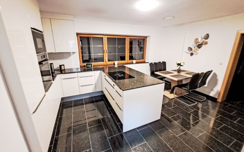 Ossiacher Seeblick: Flooring, Interior Design, Wood, Floor, Kitchen, Furniture, Countertop, Wood Flooring, Lighting, Home