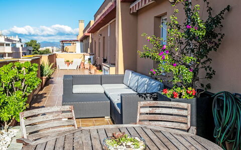 El Pinillo: Furniture, Urban Design, Outdoor Furniture, Apartment, Flowerpot, Balcony, Chair, Garden, Houseplant, Eco Hotel