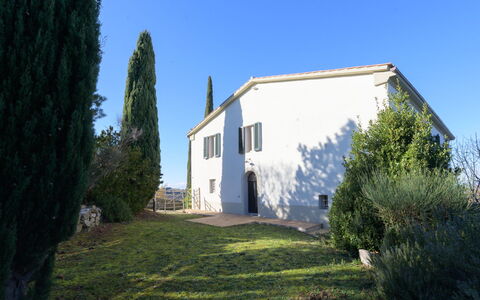 Il Palazzo: Daytime, Tree, Building, Apartment, Residential Area, City, Neighbourhood, Condominium, Urban Design, Human Settlement