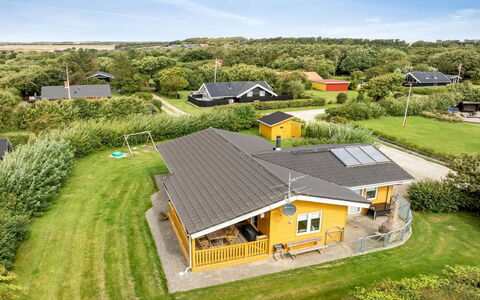 Elnur - 200M to the Fjord: Cottage, Backyard, Yard, Garden Buildings, Shed, Siding, Outdoor Furniture, Log Cabin, Outdoor Structure, Shack