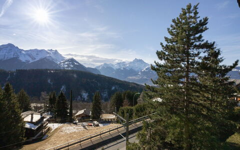 Ker Eol: Sky, Mountainous Landforms, Mountain, Tree, Mountain Range, Hill, Snow, Highland, Hill Station, Winter