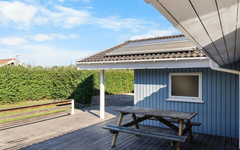 Sybil - 350M from the Sea: Roof, Home, Door, Cottage, Shade, Siding, Yard, Estate, Backyard