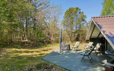 Elfrede - 900M from the Sea: Tree, Wood, Land Lot, Cottage, Rural Area, Shade, Garden Buildings, Shed, Woodland