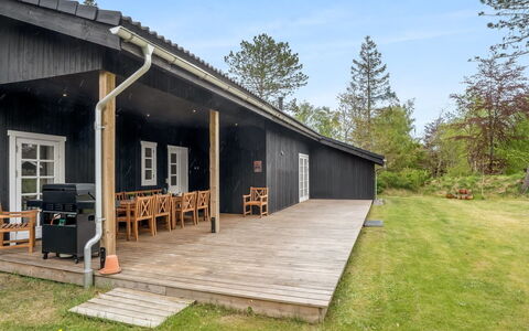 Felippa - from the Sea: Grass, Wood, Rural Area, Shrub, Cottage, Roof, Plain, Land Lot, Home, Groundcover