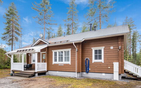 Villa Wilhelmiina: Wood, Cottage, House, Home, Door, Hardwood, Garden Buildings, Wood Stain, Log Cabin, Plank