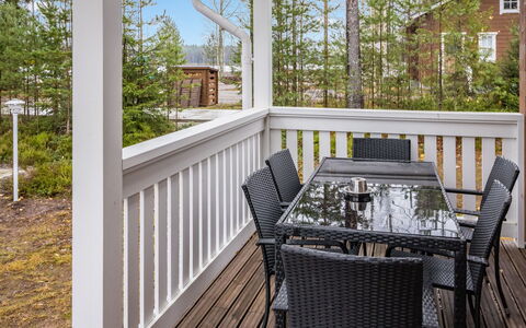 Villa Wilhelmiina: Wood, Cottage, House, Home, Door, Hardwood, Garden Buildings, Wood Stain, Log Cabin, Plank