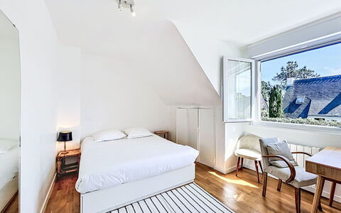 Ty Bottez: Bed, Bedroom, Furniture, Interior Design, Flooring, Floor, Home, Apartment, Bed Sheet, Bedding